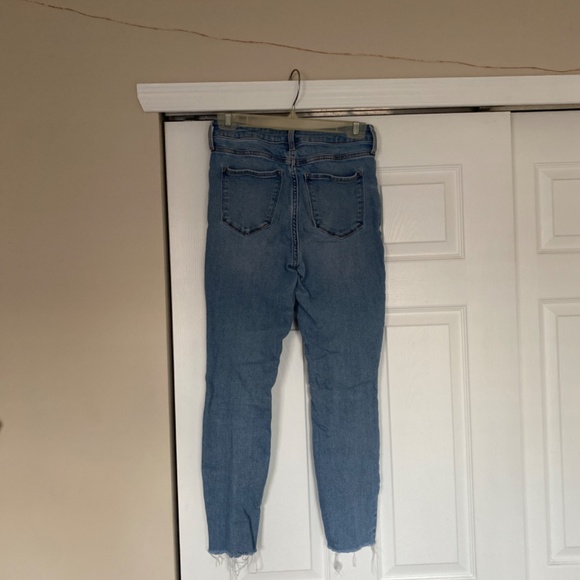 Old Navy Ripped Skinny Jeans - Picture 2 of 2